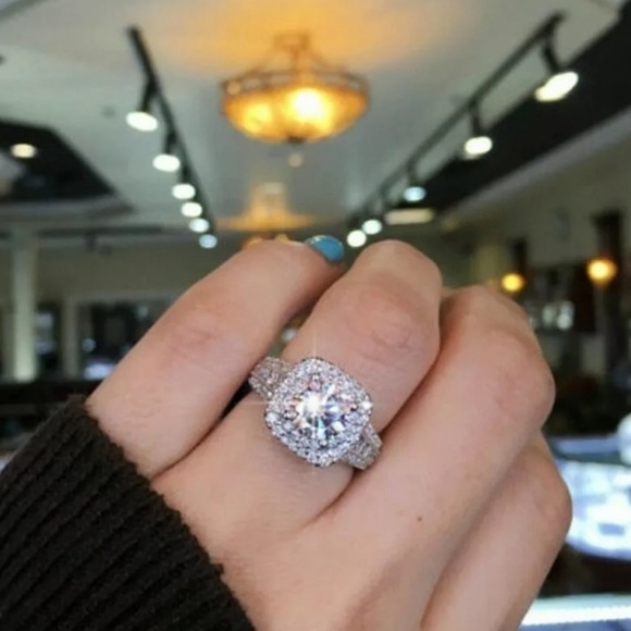 New sunshine 925 stamped white sapphire ring - Picture 5 of 5